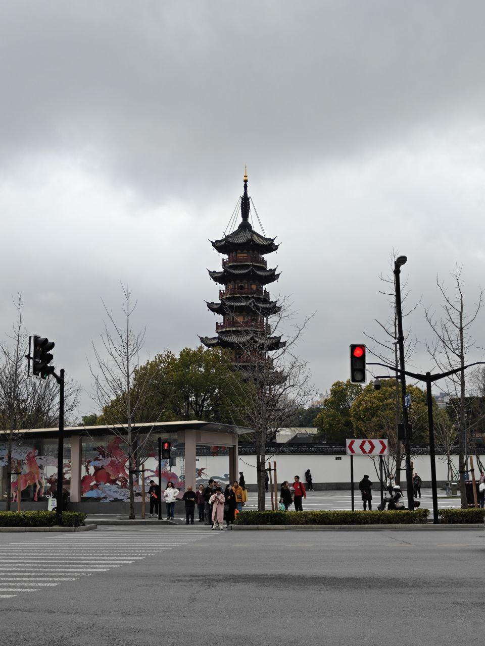 从餐厅看龙华寺塔